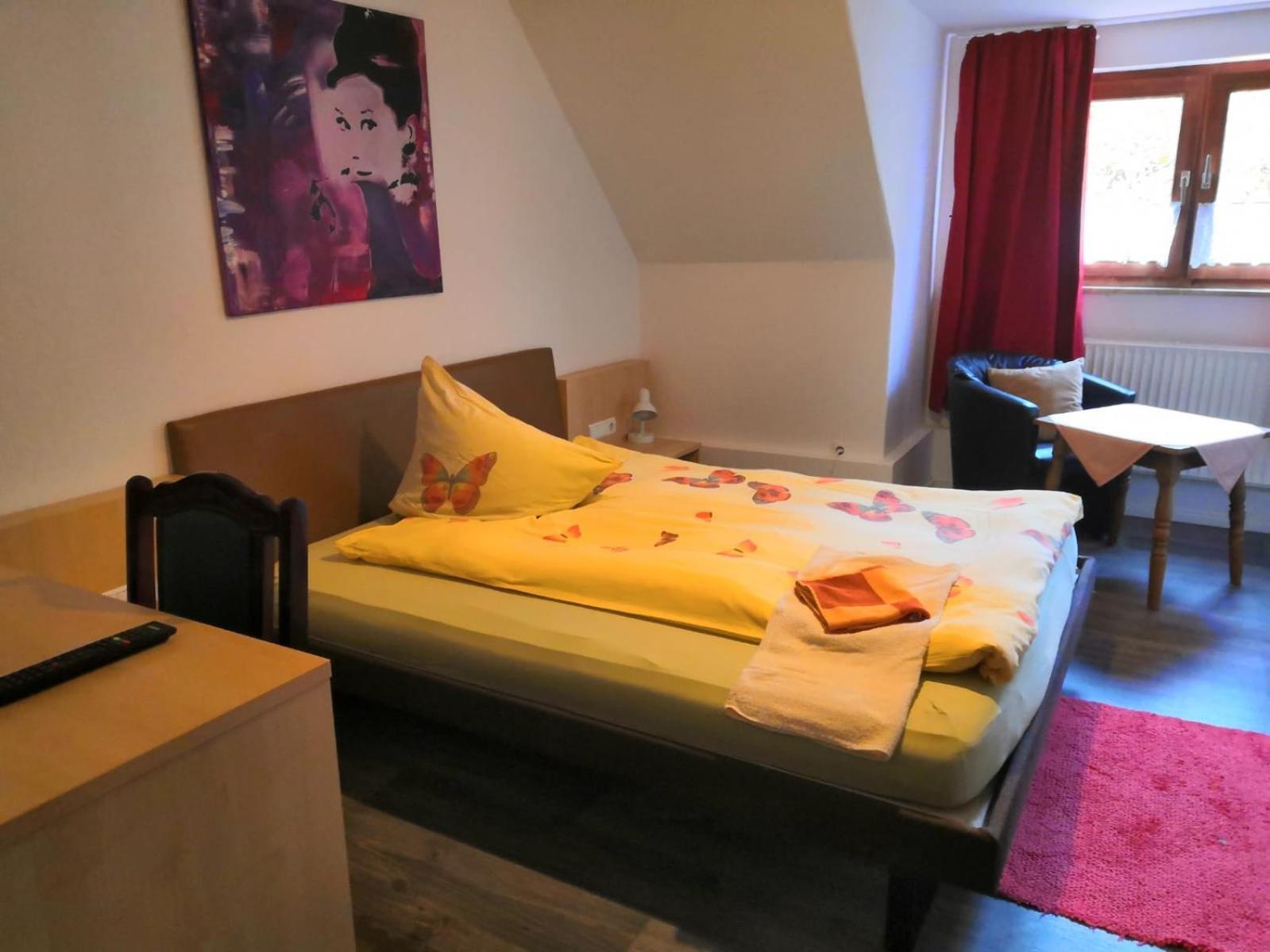Hotel Zur Schmiede Heiningen Esterno foto