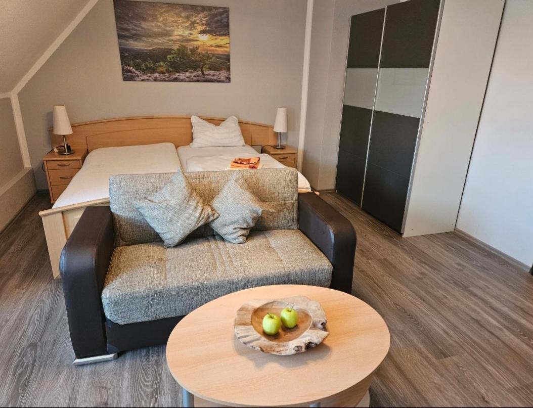 Hotel Zur Schmiede Heiningen Esterno foto